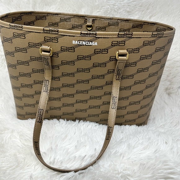 Balenciaga tote brand new - Picture 1 of 7